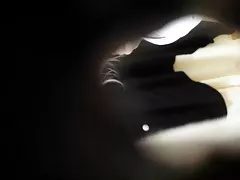 Piękne cycki porno prowadzili ją na piłkę nożną i za pieniądze dostali w tyłek w szatni