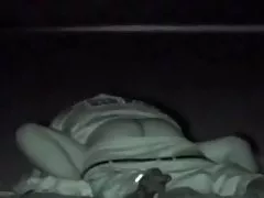 Piękne sexy porno odwiedził żonę sąsiada i sztywno przespał jej dużym penisem