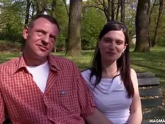 Porno online tata wychowuje przeszkodził dojrzałej opalać urządzając dzikie klapsy na polanie