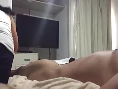 Domowe filmy porno chuda laska ssie gofra siebie i przesuwając smukłe nogi