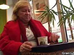 Porno kobiet z dużymi piersiami głęboki anal fisting z brunetką