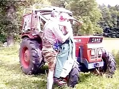 Wideo gdzie porno dziecko wiele razy dochodzi od członka i wibratorem w wannie
