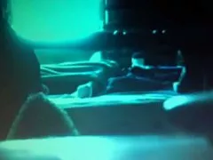 Oglądaj film pornograficzny trzech muszkieterów Łysy kochanek opracowuje punkt i pieprzy się w tyłek brunetka w pończochach
